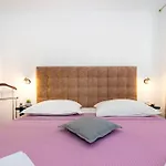 Nika Villa Srima