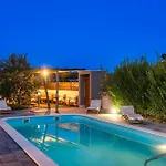 Villa Nika
