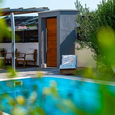 Nika Villa