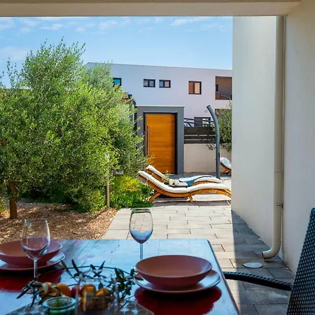Nika Villa Srima