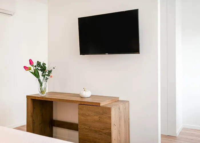 Nika فيلة سريما