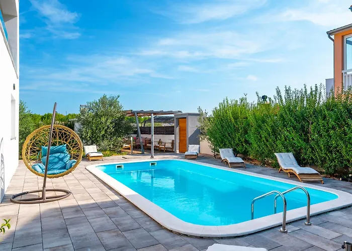 فيلة Nika سريما